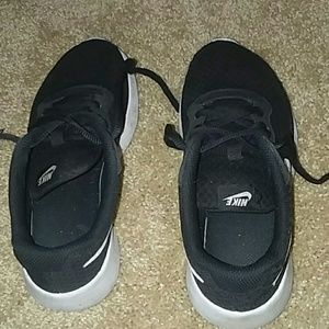 Nike athletic shoes  (used)